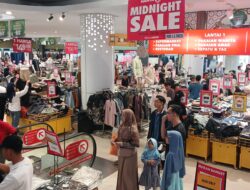 Berburu Diskon dengan THR, Warga Kota Bandar Lampung Padati Ramayana Tanjung Karang