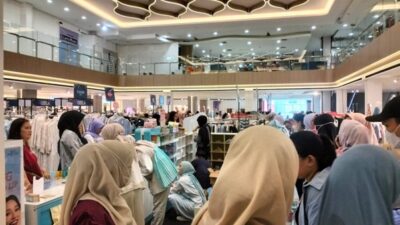 Anniversary ke-42, Chandra Super Store Diskon Busana dan Kosmetik Hingga 50 Persen
