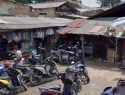 Antisipasi Harga Naik, Warga Mulai Borong Santan di Pasar Kota Karang