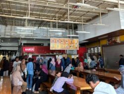 Antrean Pembeli Sejak Subuh, Stok Daging di Bakso Sony Habis Sebelum Siang
