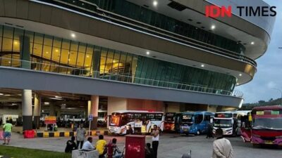 Jelang Lebaran, Tarif dan Penumpang Travel di Bakauheni Meningkat